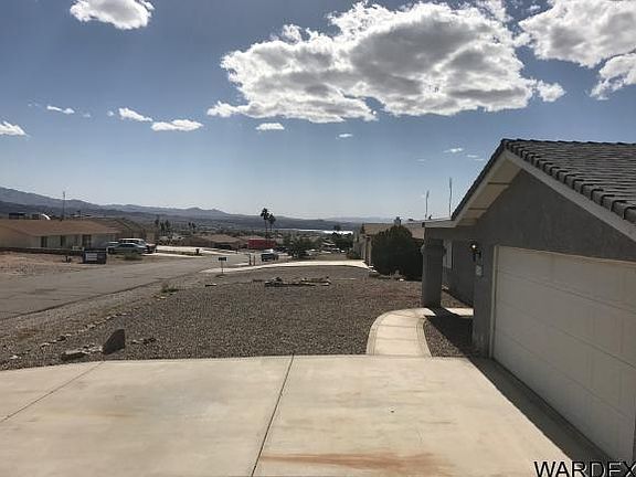 4th image of 2105 Mimosa Dr