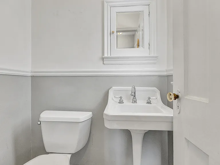 2317 Canterbury Rd — Photo 10