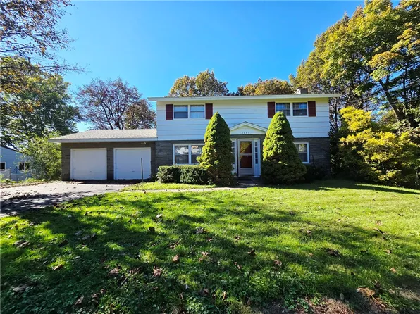 4257 Overlook Dr, Jamesville, NY 13078