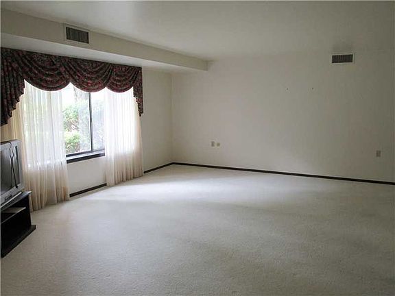 4th image of 3 Alta Vita Dr