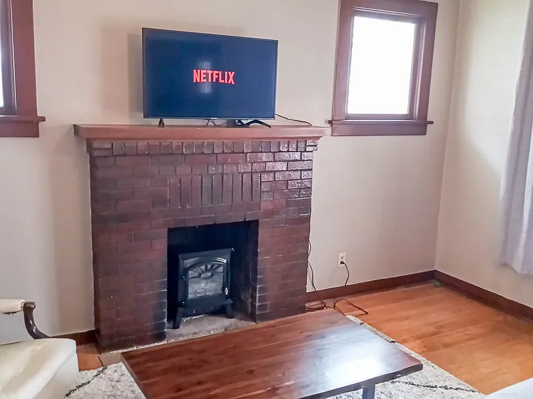 29 Burlington Ave — Photo 31