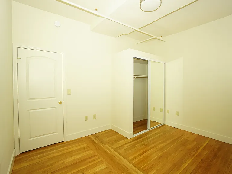 Shattuck Apartments — Photo 26