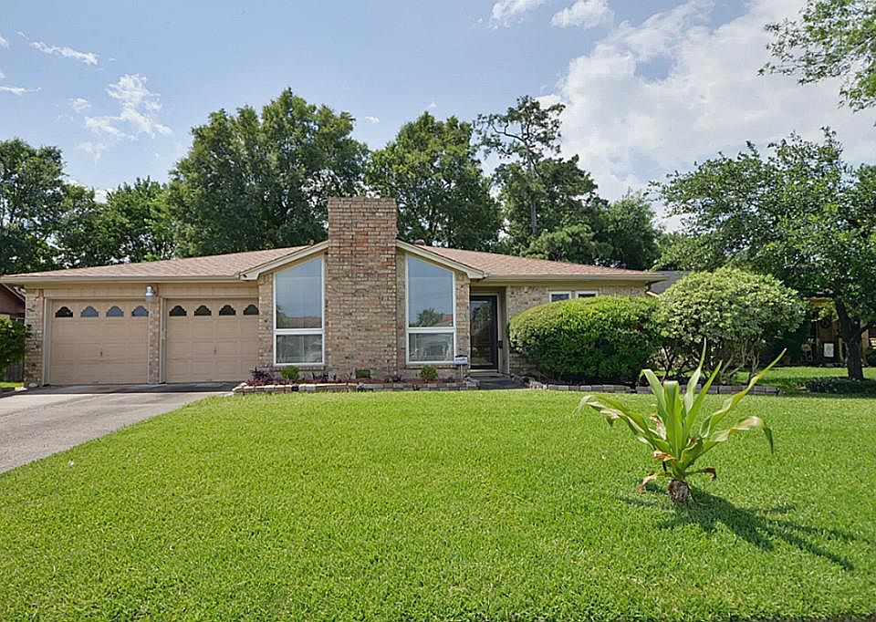 1st image of 406 Breeze Park Dr