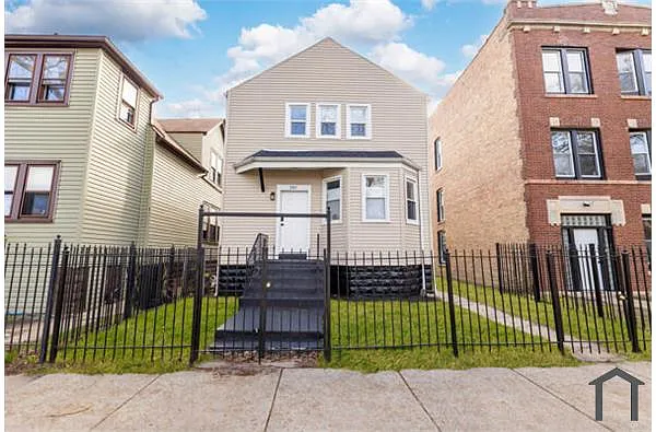 Building Photo - 7917 S Ellis Ave