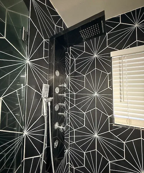 7004 Capitol St — Photo 14