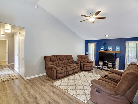 4th image of 22802 56th Ave E