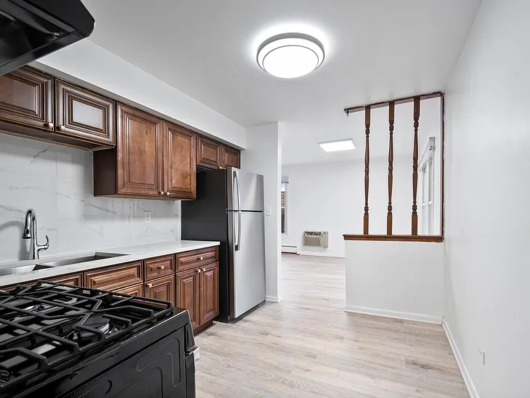6645 N California Ave #302 — Photo 5