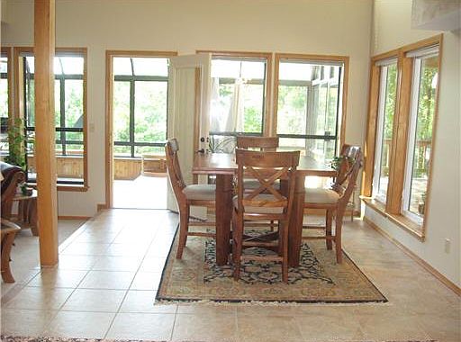 4th image of 12851 Red Oak Dr #2055