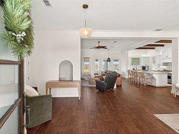 4th image of 5830 Lago Vista Dr