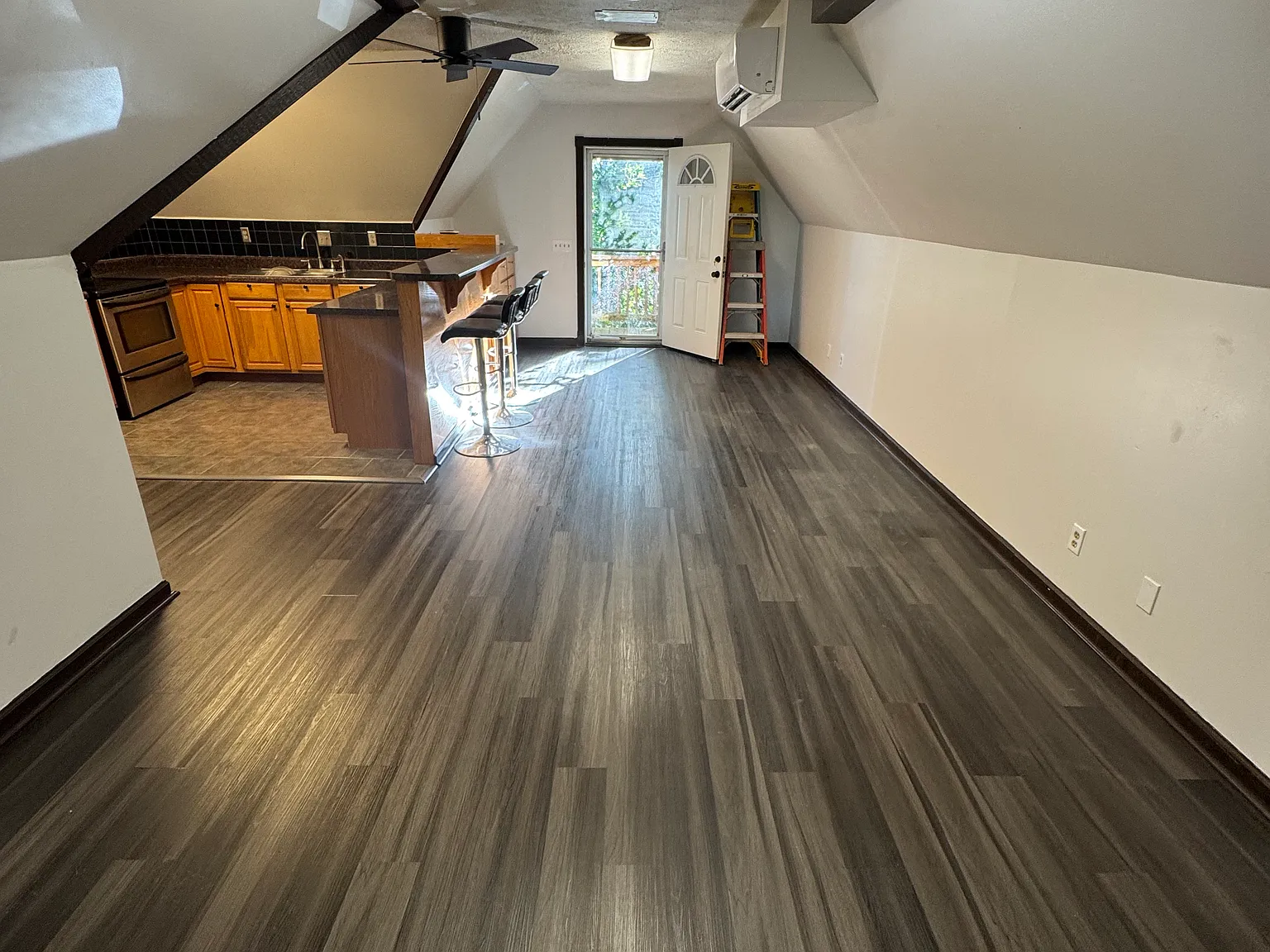 2 bed, 1500 sqft, $1,300 — Photo 4