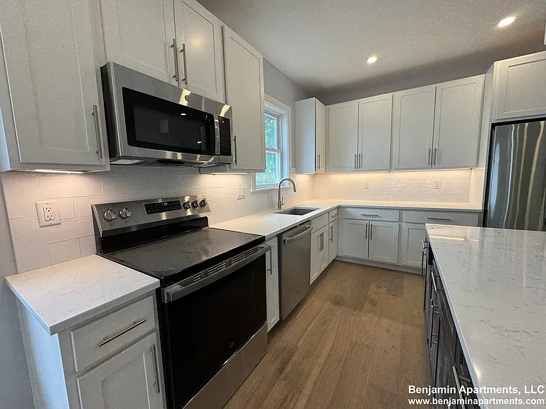 51 Fairbanks St #10 — Photo 15