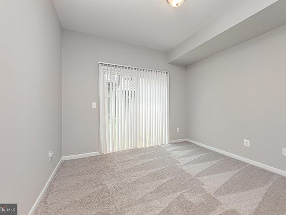 5th image of 102 Drayman Ln #42