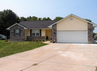 995 Southway Ct, Bowling Green, MO 63334