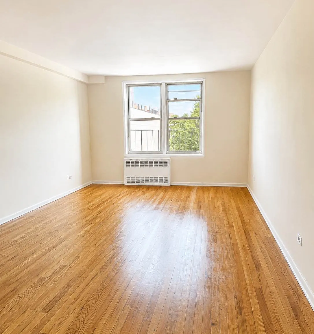 150 Hawthorne Street — Photo 3