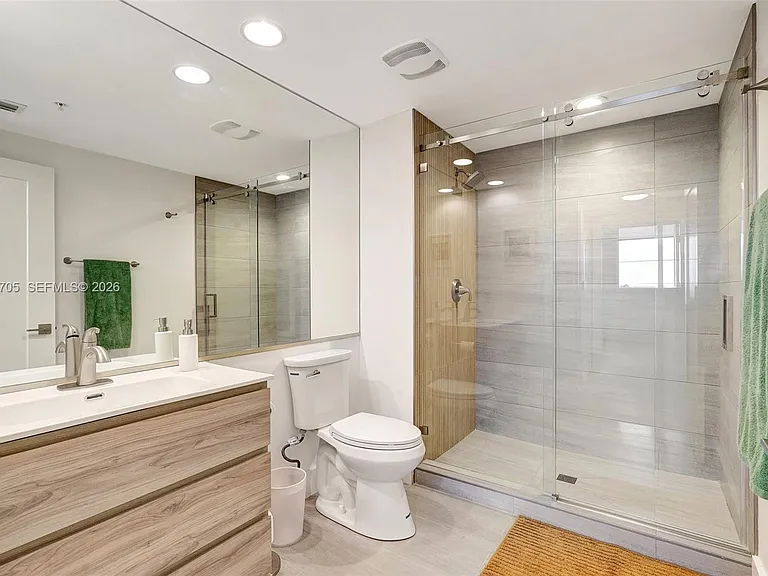 18800 NE 29th Ave #517 — Photo 25