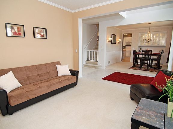 Another view of the room.