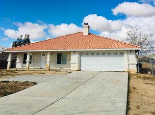 13384 Navajo Rd, Apple Valley, CA 92308