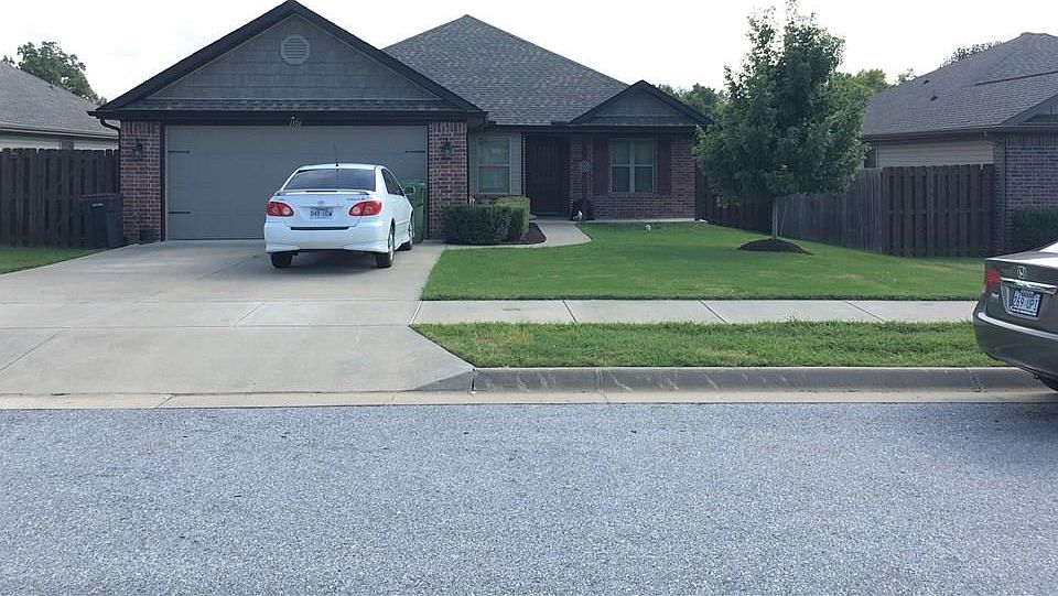 1st image of 1106 W Cunningham Ave