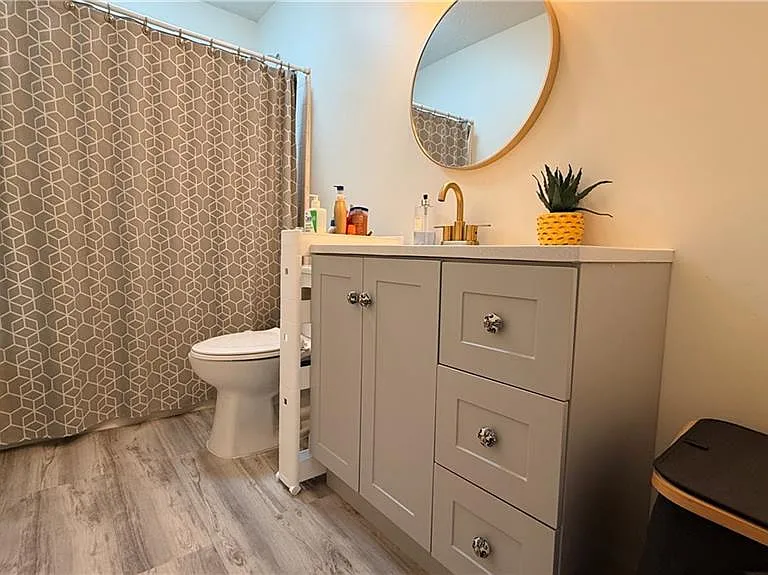 100 Taylors Spring Ct — Photo 14