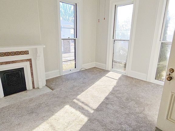 2nd image of 423 NW Barstow St #1
