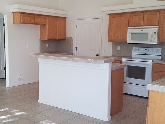 2nd image of 1671 Magnolia Dr Unit 101