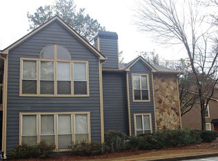 1105 Canyon Point Cir, Roswell, GA 30076
