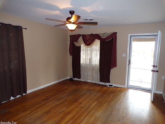 3rd image of 2406 W 38th Ave