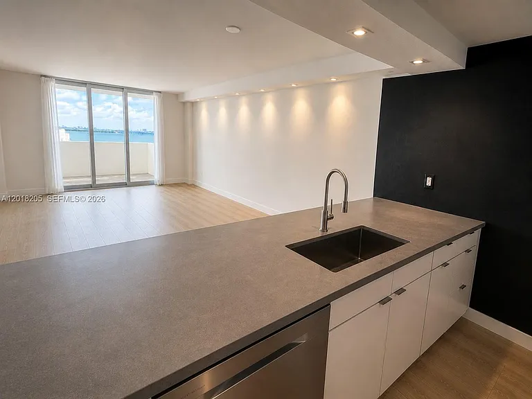 5 Island Ave #9B — Photo 6