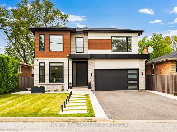 1081 Ogden Ave, Mississauga, ON L5E 2G7