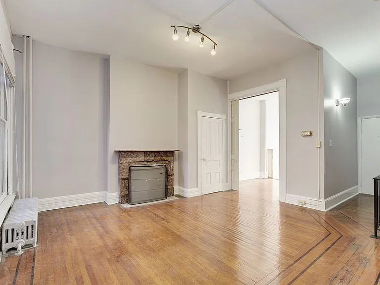 1805 Bolton St — Photo 9