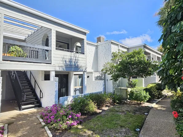 1555 Tarpon Center Dr, Venice, FL