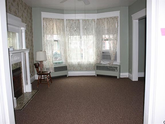 2nd image of 542 MORRIS Avenue
