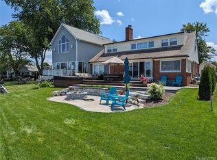 2525 Davista Dr, Highland, MI