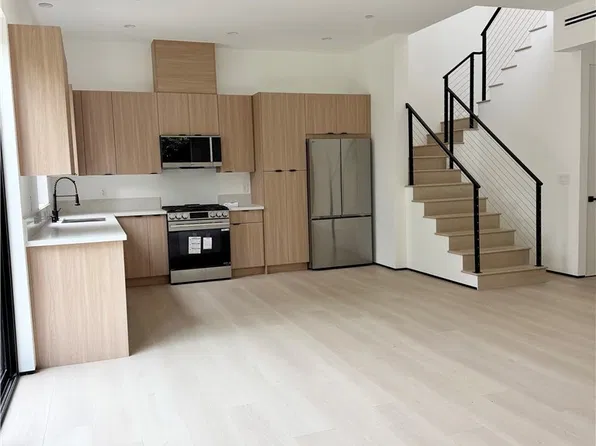 13205 Aetna St, Van Nuys, CA 91401