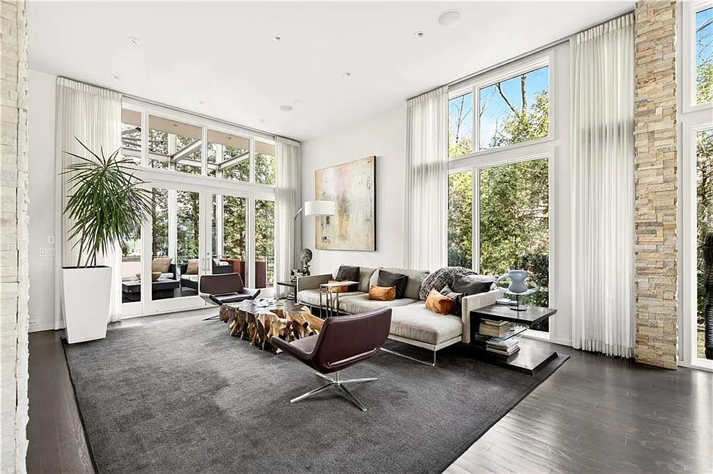 3 bed, 2.5 bath, 3397 sqft, $30,000 — Photo 4