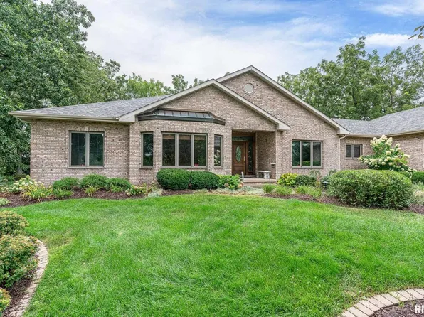 6761 Ridges Ct, Bettendorf, IA 52722