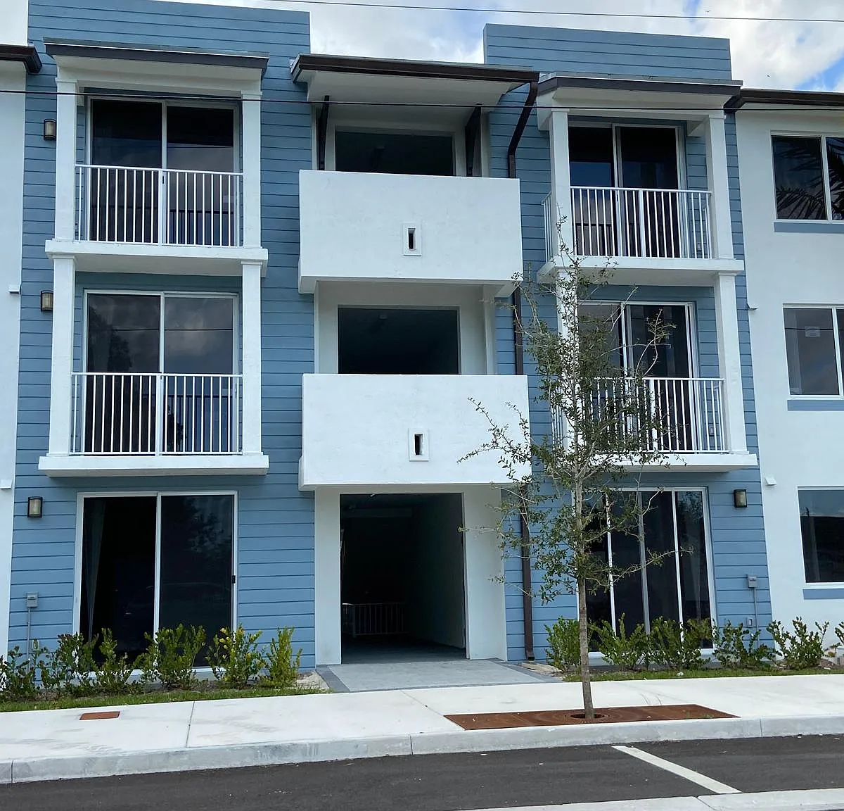 Lanai Landings Apartments — Photo 4