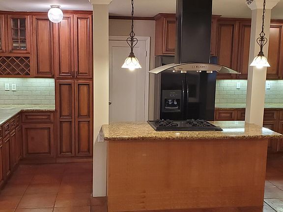 5th image of 1726 Maddux Dr