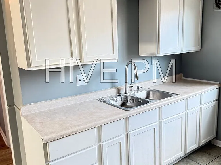 3926 E Gatewood Ln #2 — Photo 7