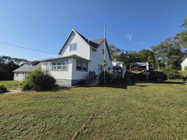 705 Smith St, Newcastle, NE 68757