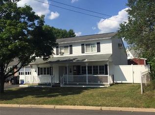 5 Berkshire Rd, Old Bridge, NJ 08857