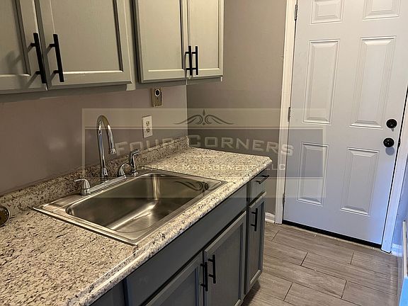 3rd image of 3806 Mosby Dr APT H