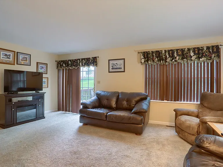 4083 Caissons Ct — Photo 1