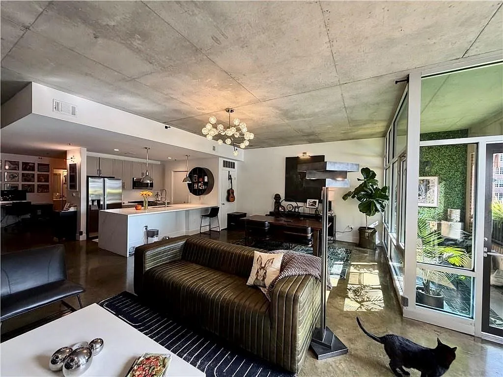 1 bed, 1.0 bath, 1085 sqft, $2,600 — Photo 4