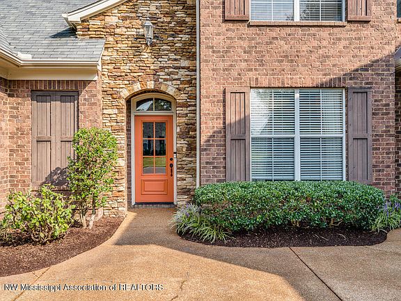 3rd image of 4428 Vineyard Dr