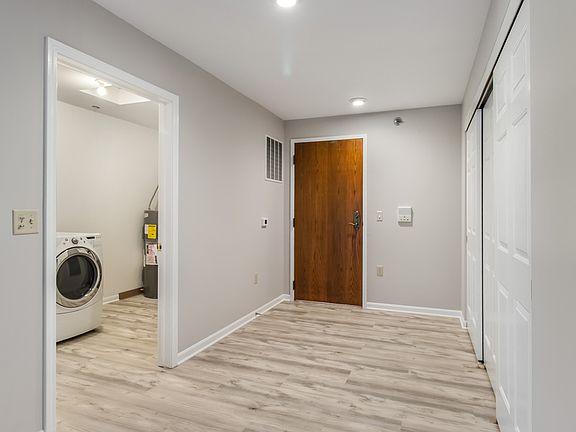 2nd image of 4600 S Packard Ave #4606