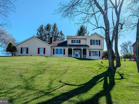 3rd image of 116 Victoria Ln