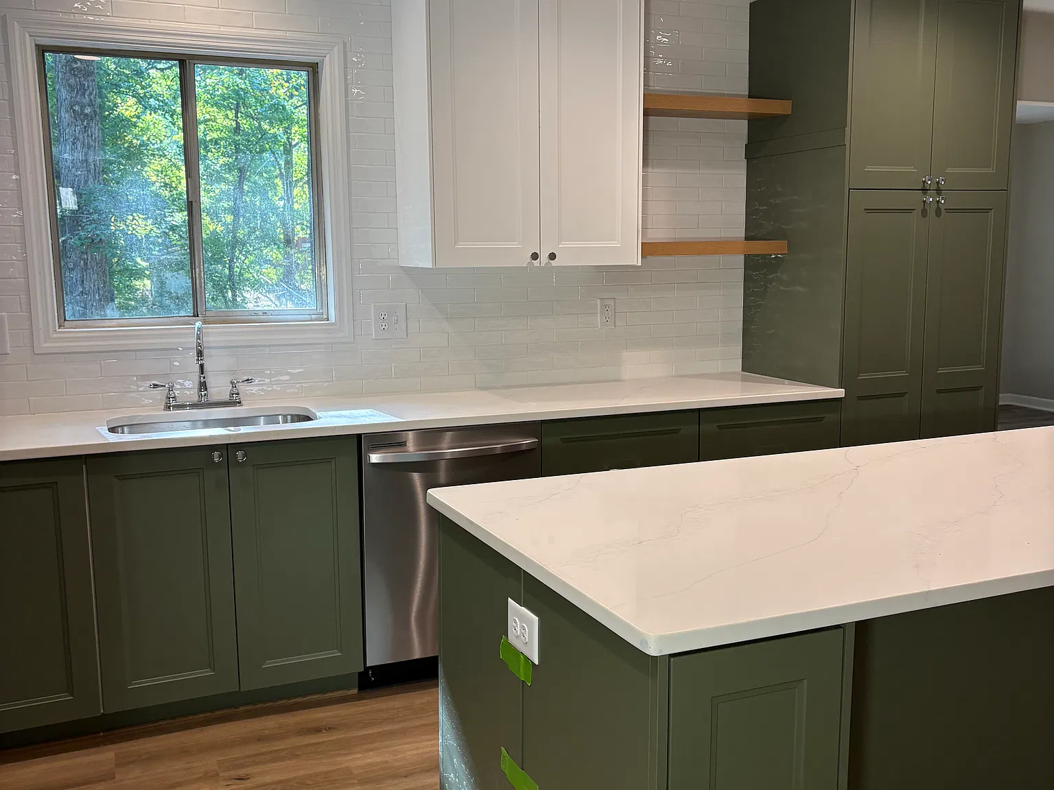 3 bed, 1.5 bath, 1600 sqft, $2,325 — Photo 4