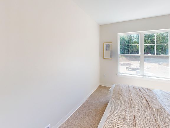 3rd image of 29 Wadleigh Rd #401