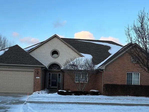 33831 Au Sable Dr, Chesterfield, MI 48047